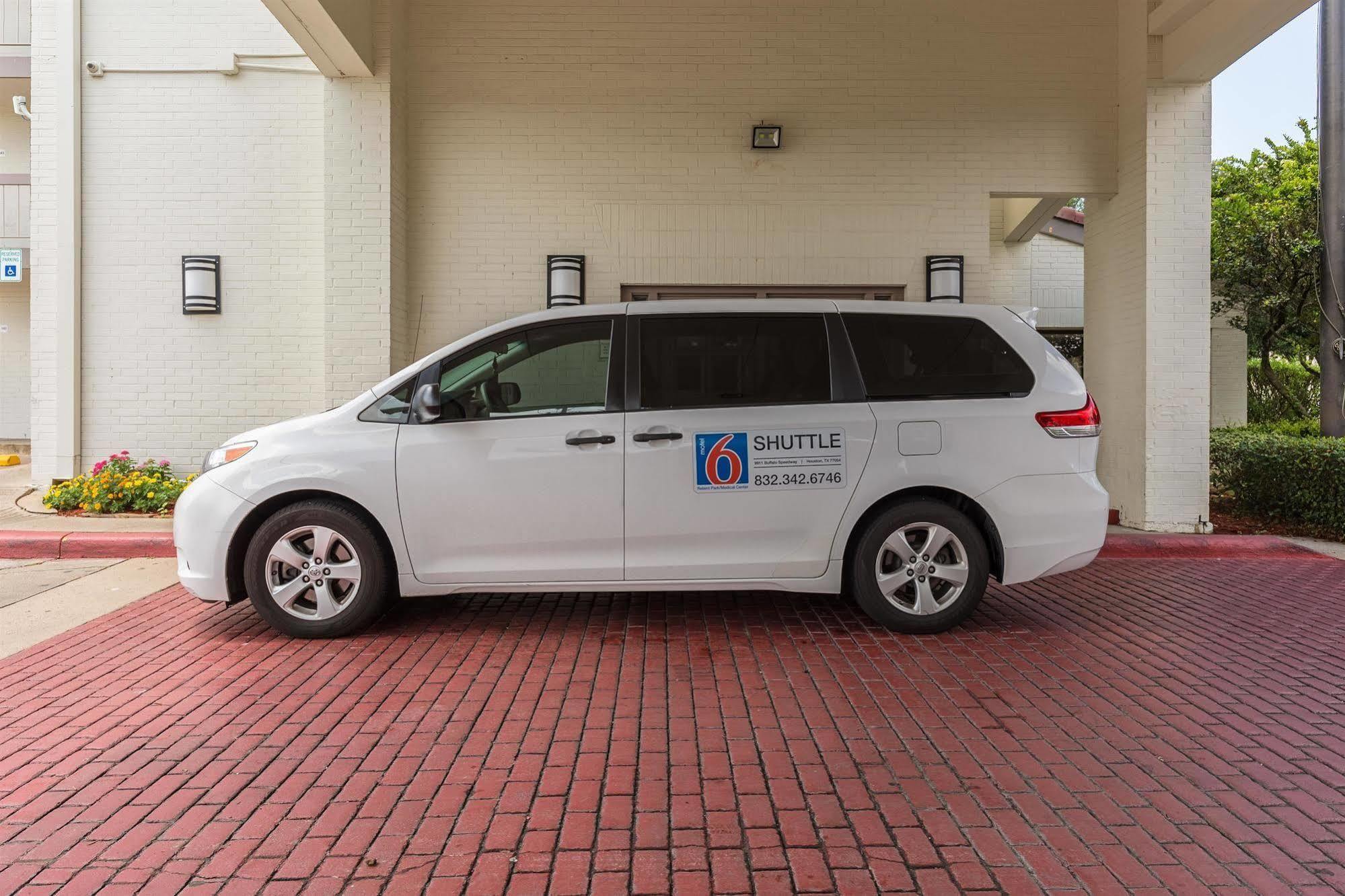 Motel 6 Houston Medical Center - Reliant Park Екстериор снимка